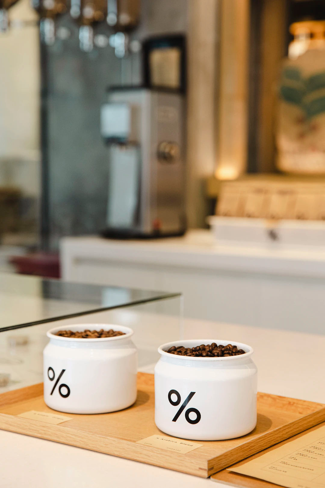 Stable Ceramic Pet Bowls to Prevent Tipping During Meals