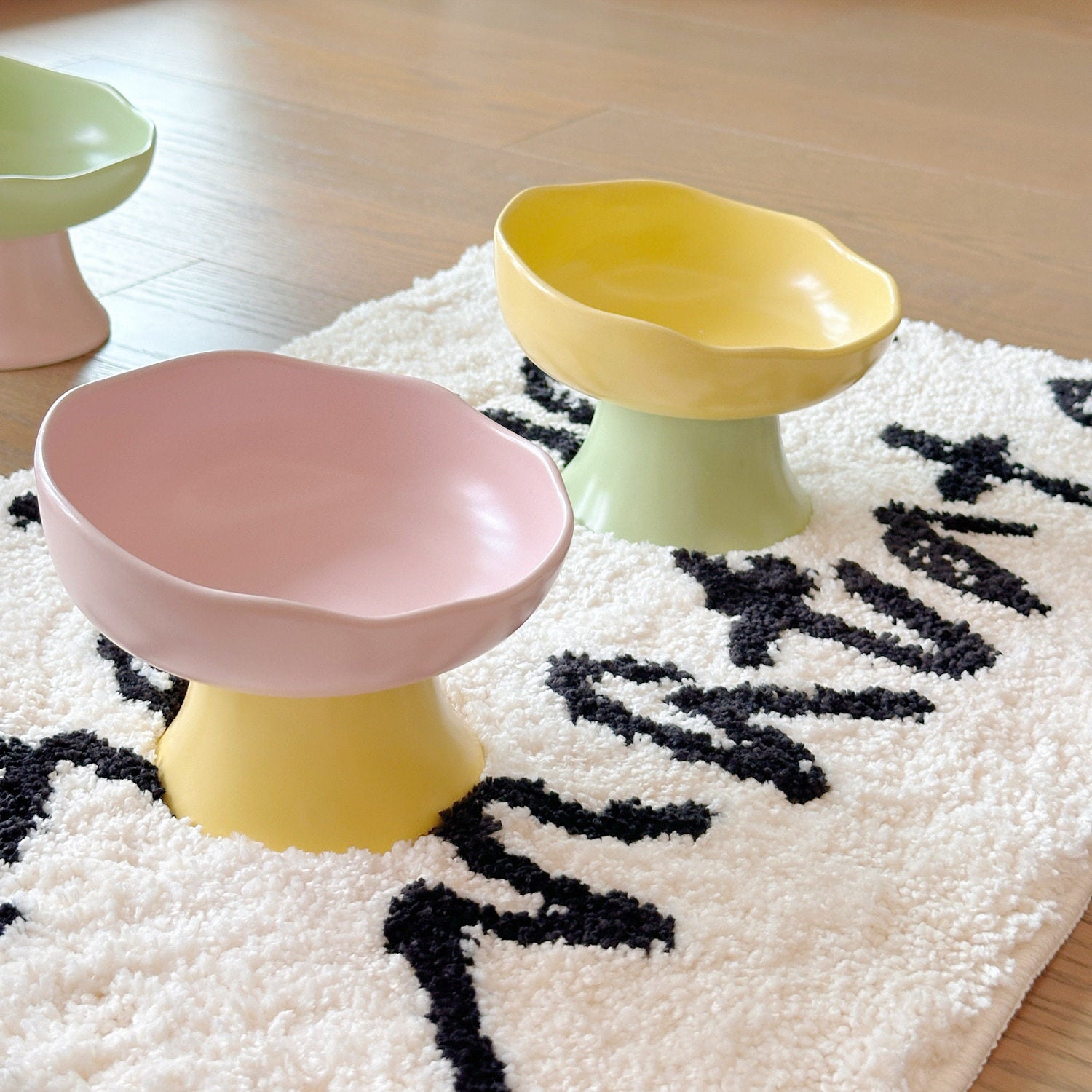 Elevated Ceramic Pet Bowl 250ml – Underglaze Raised Cat & Small Dog