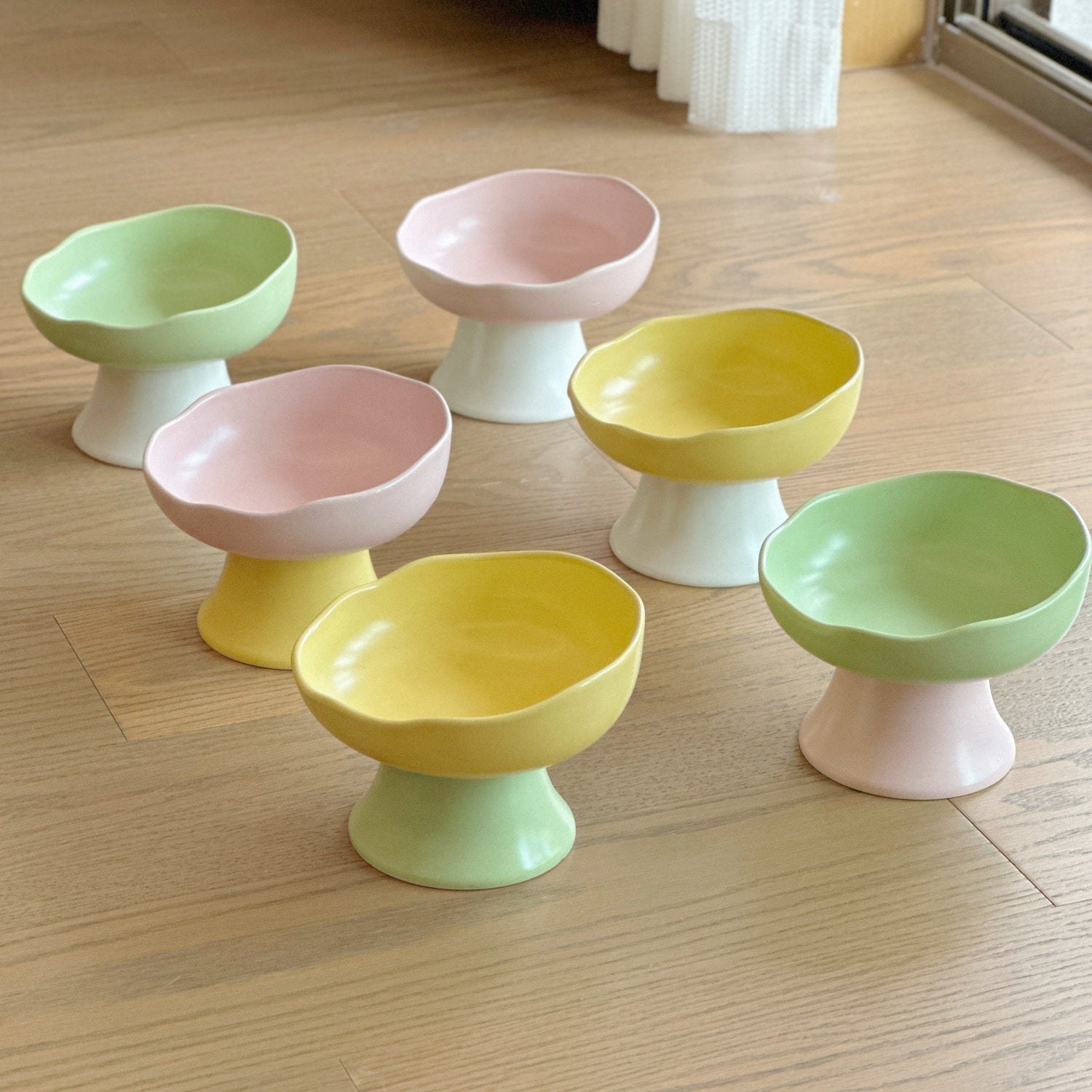 Elevated Ceramic Pet Bowl 250ml – Underglaze Raised Cat & Small Dog