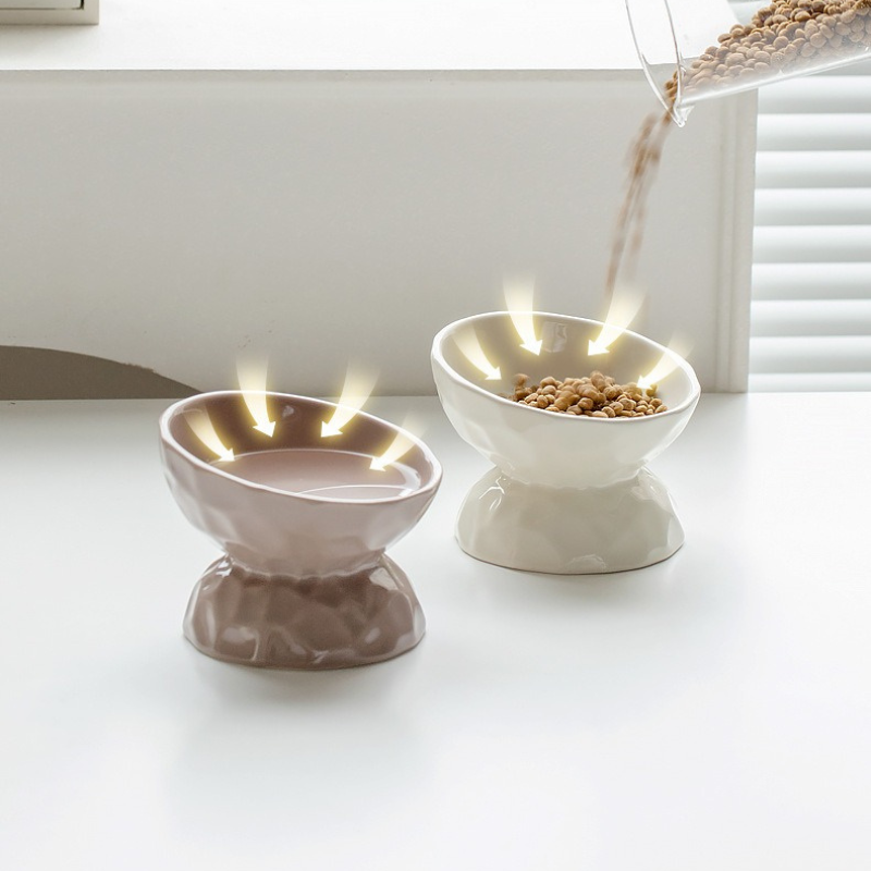 Elevated Tilted Ceramic Pet Bowl – Neck-Friendly Feeder for Cats & Small Dogs