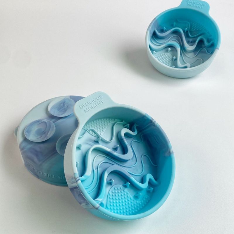 Silicone Slow Feeder & Lick Mat for Cats and Small Dogs – Freezable Feeding Plate