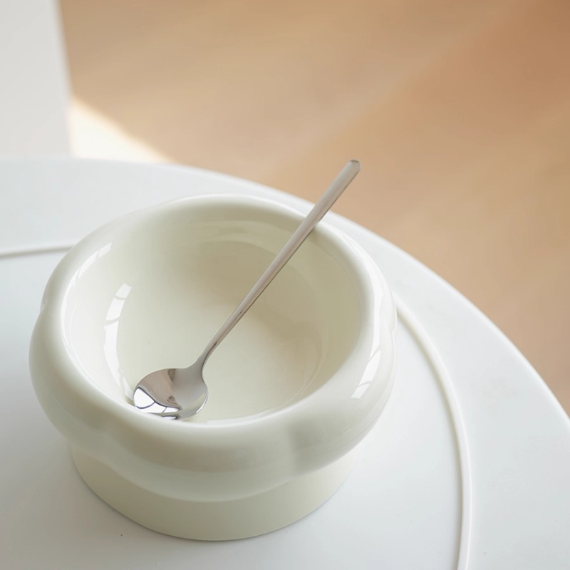 Elevated Ceramic Cat Bowl – Pure White Minimalist Feeding Bowl for Cats