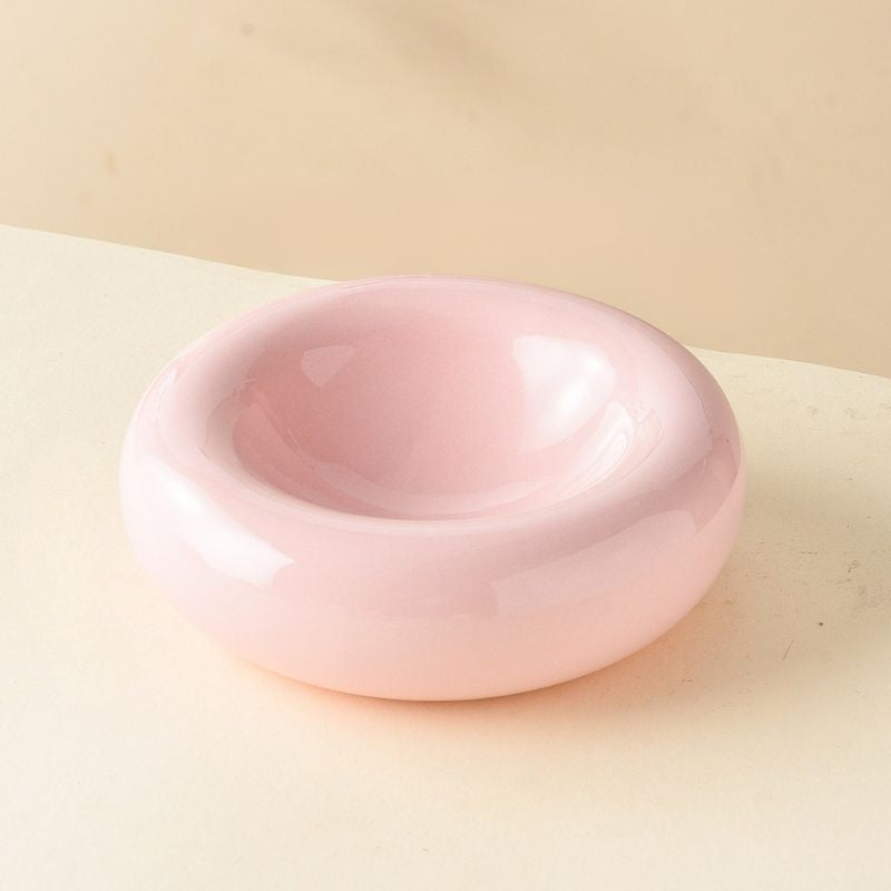 Ceramic Pet Plate with Curved Edge – Slightly Elevated Shallow Dish for Long-Haired Cats