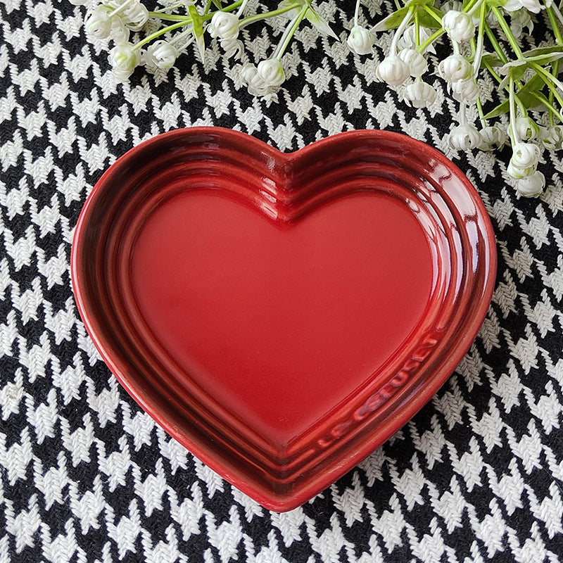 Heart-Shaped Ceramic Cat Wet Food Plate – 4.72 Inches