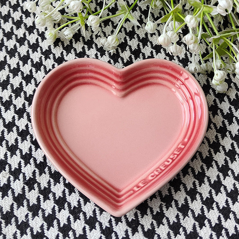 Heart-Shaped Ceramic Cat Wet Food Plate – 4.72 Inches