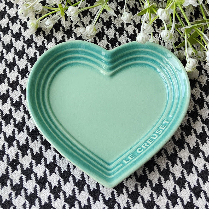 Heart-Shaped Ceramic Cat Wet Food Plate – 4.72 Inches