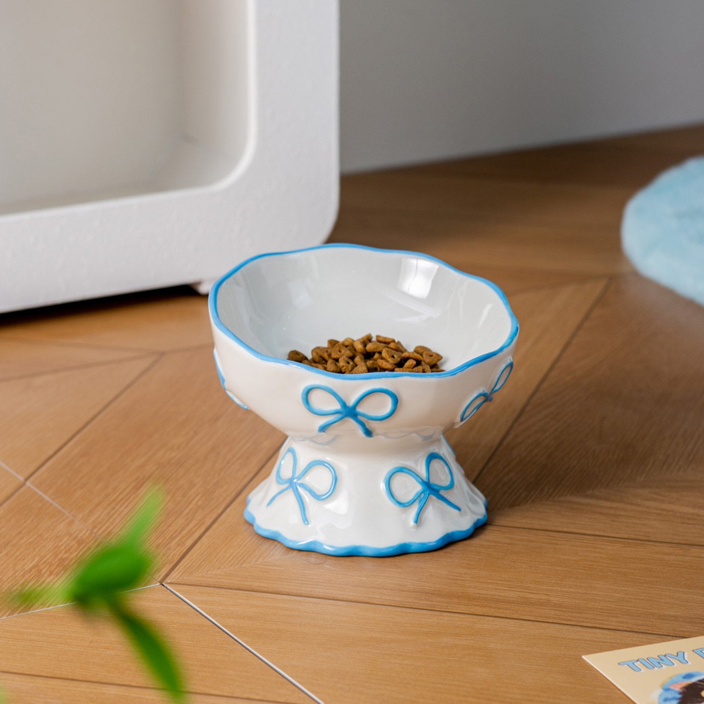 Elevated Ceramic Cat Bowl for Cats & Small Dogs – Raised Pet Food Bowl