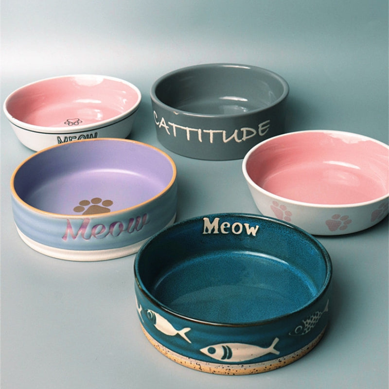 Elevated Ceramic Cat Dish – Shallow Bowl for Wet Food Feeding