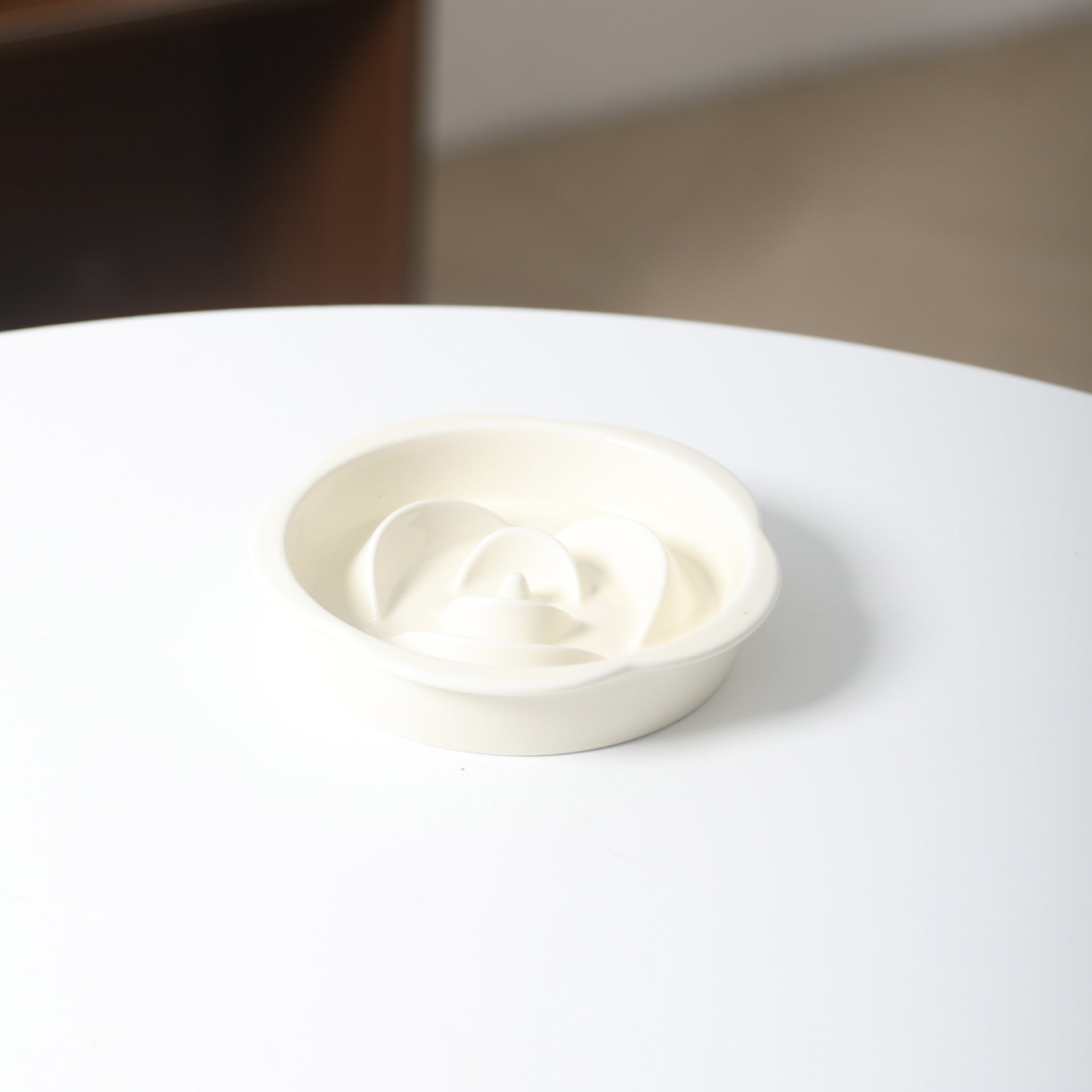 Elevated Ceramic Pet Bowl Set with Acrylic Stand – Slow Feeder Design for Cats & Small Dogs