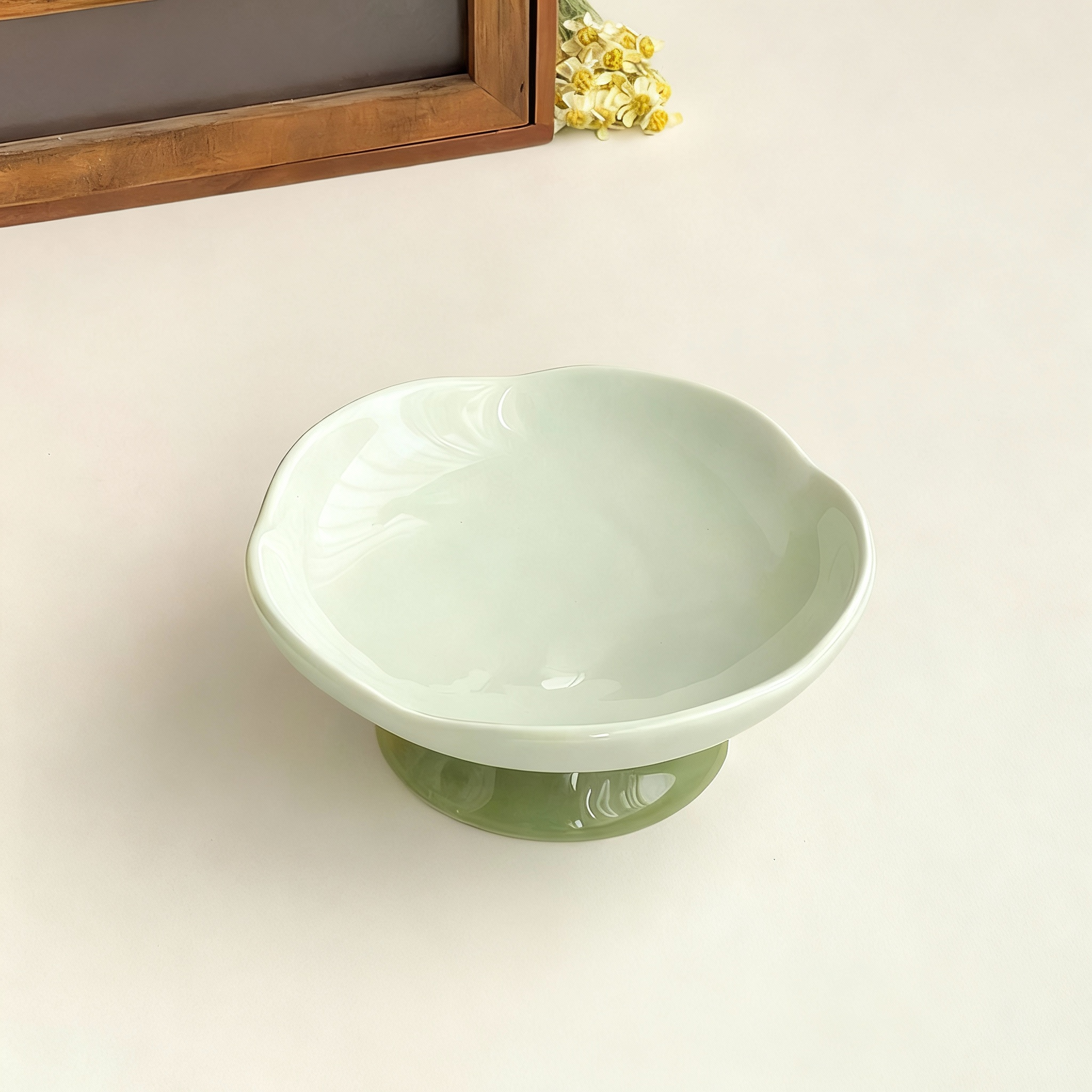 Elevated Wide Ceramic Pet Bowl – 250ml Raised Bowl for Cats & Small Dogs