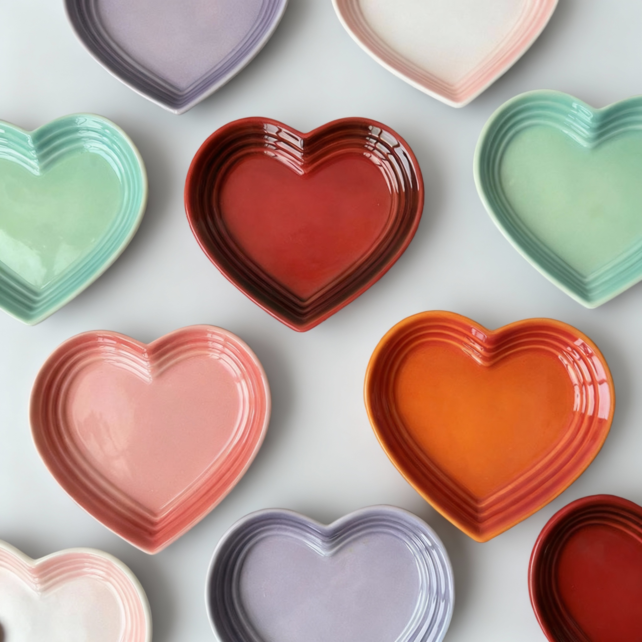 Heart-Shaped Ceramic Cat Wet Food Plate – 4.72 Inches
