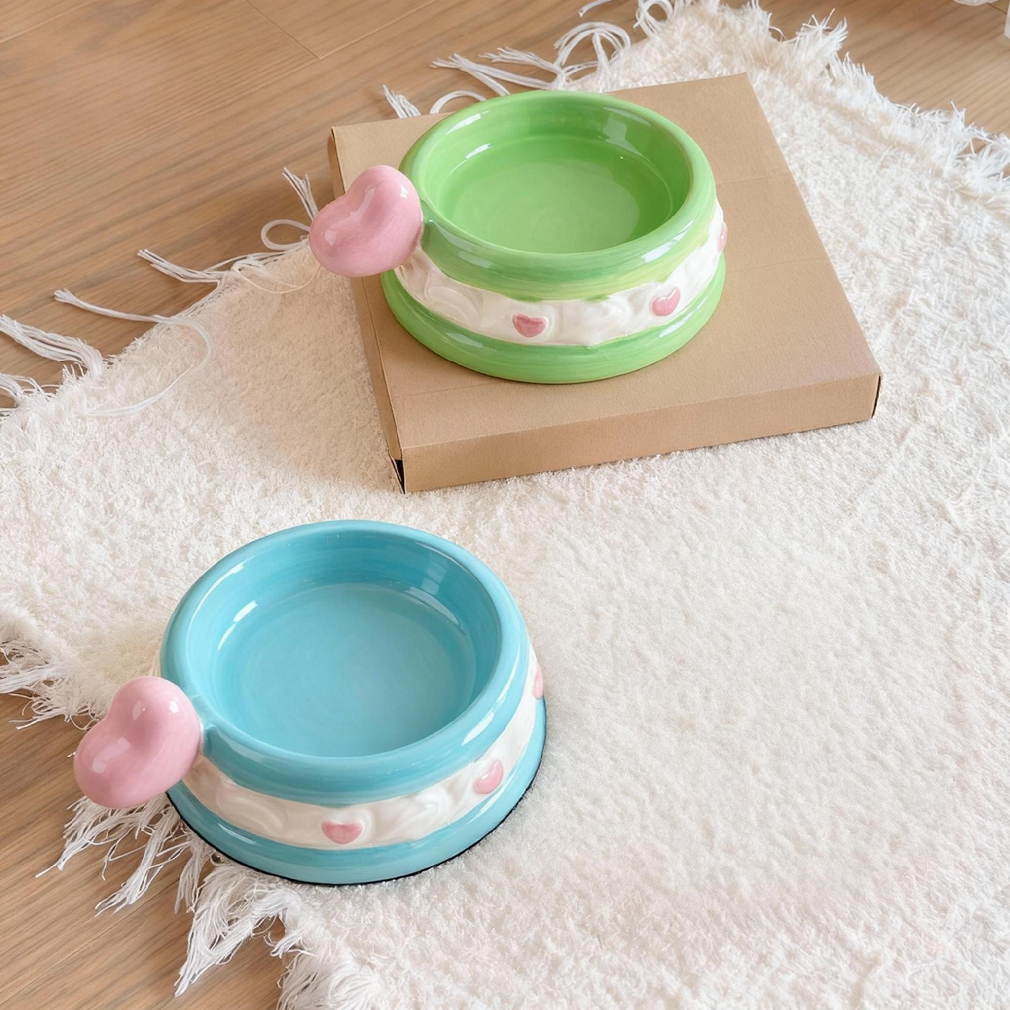 5.5 Inch Elevated Ceramic Pet Bowl with Heart Handle – Wide Mouth Bowl for Dogs & Cats