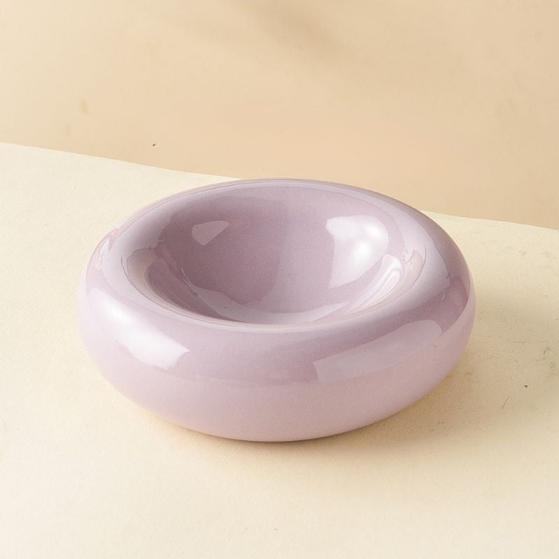 Ceramic Pet Plate with Curved Edge – Slightly Elevated Shallow Dish for Long-Haired Cats